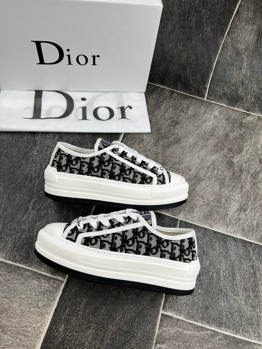NEW SEASON SHOES