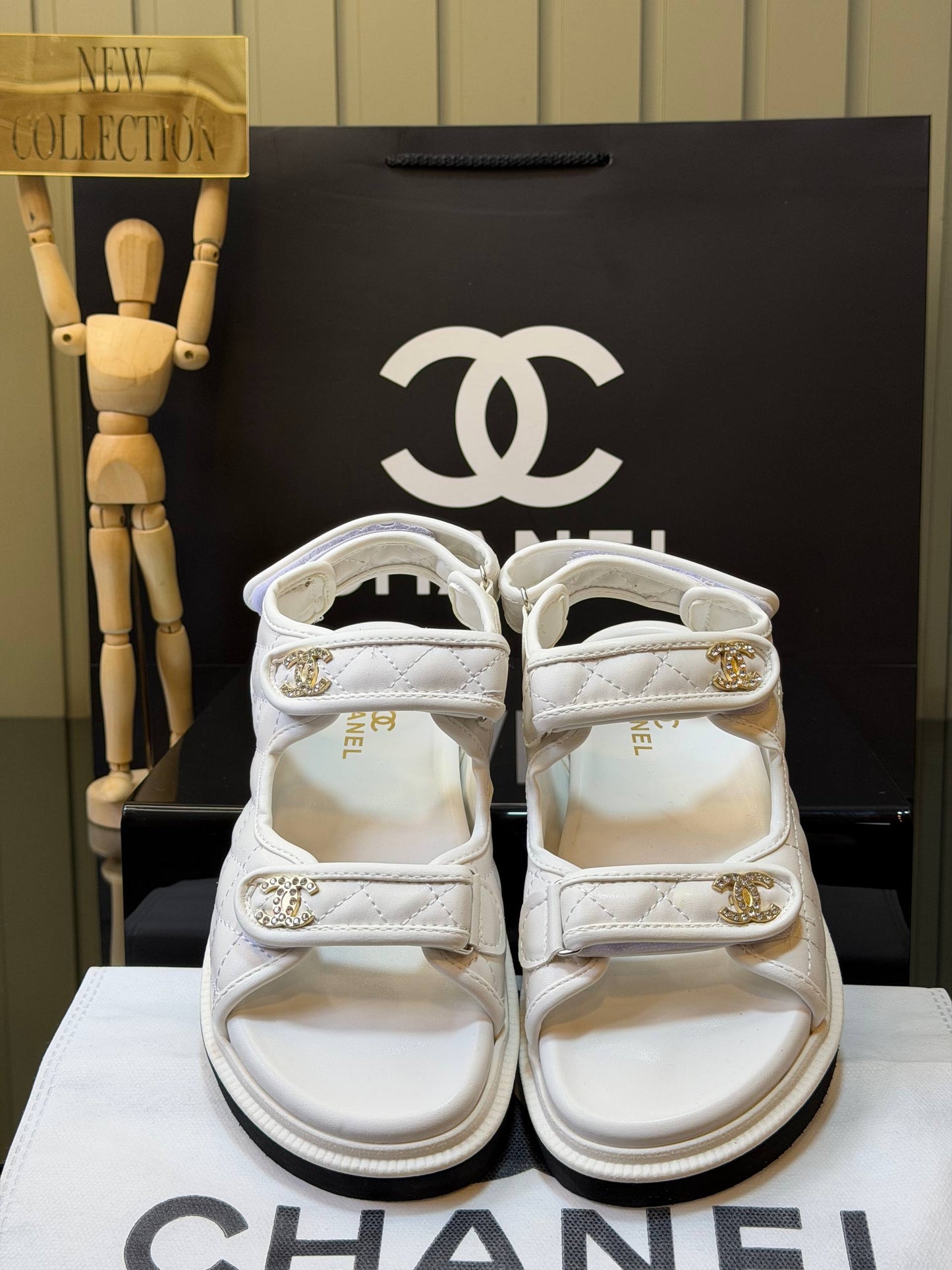 C.H. New Season Sandalen