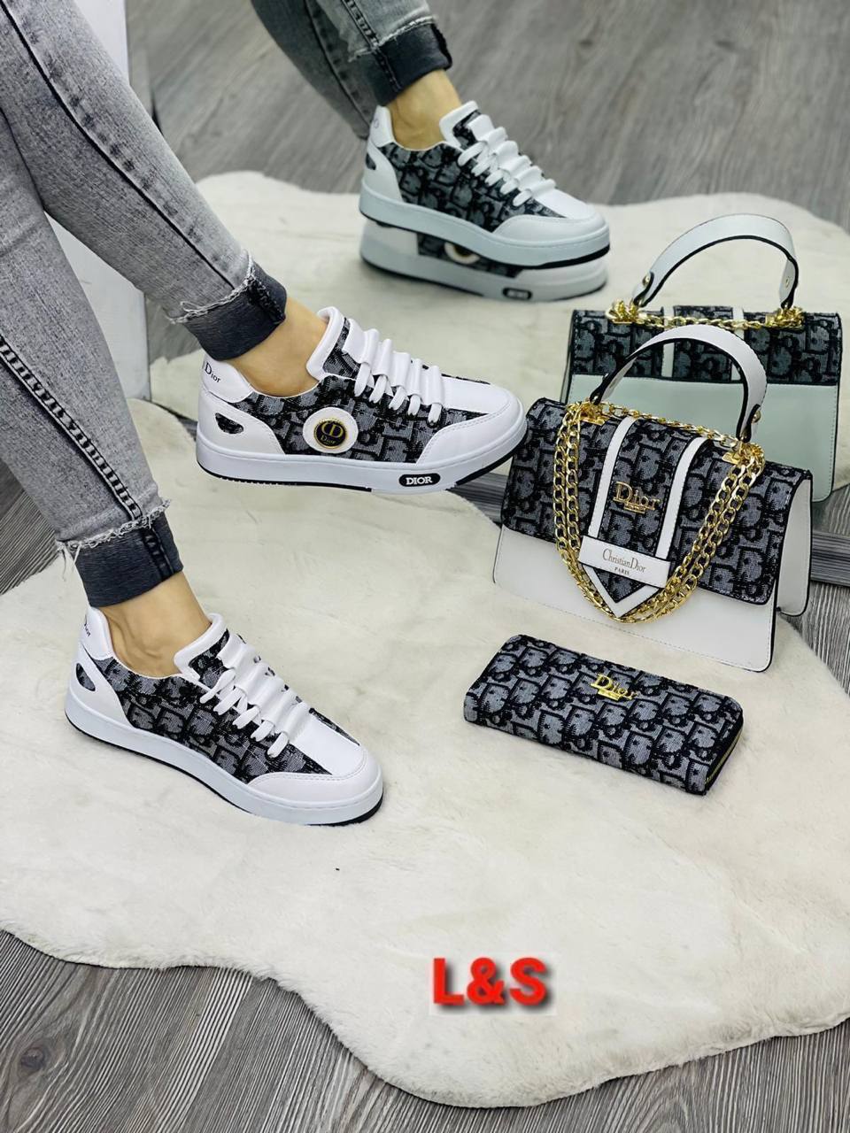 CD - Tasche, Schuhe und Geldbörse