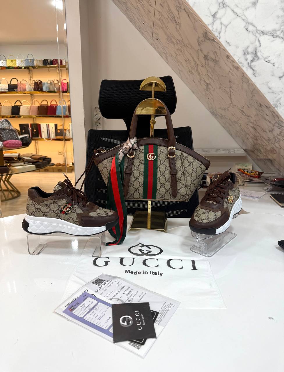 Taschen-Schuhe-Kombination