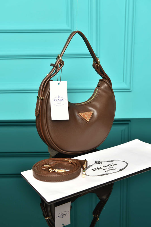 Arque Small Leather Shoulder Bag