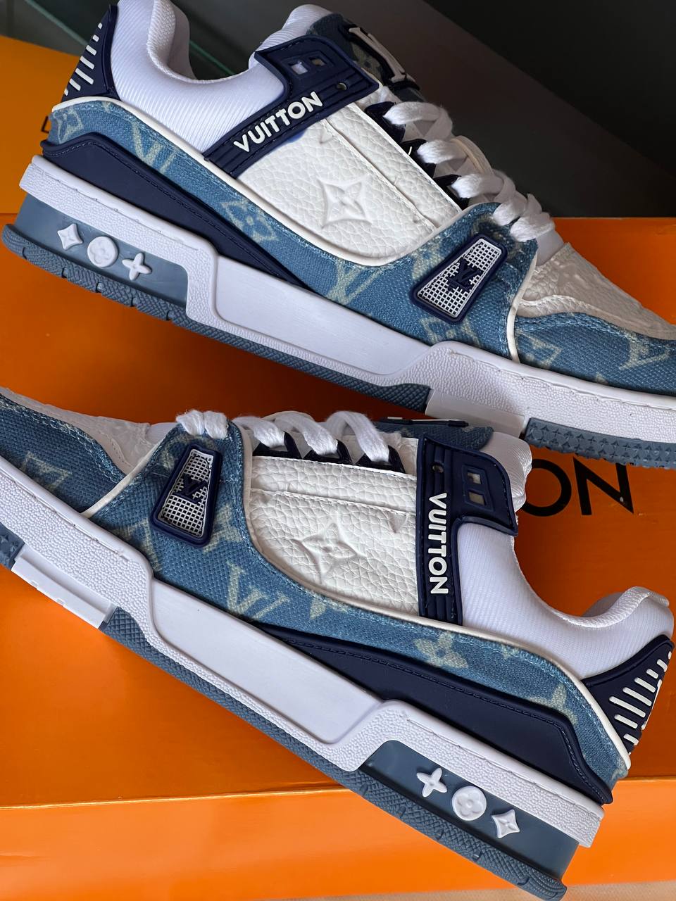 Schuhe der neuen Saison