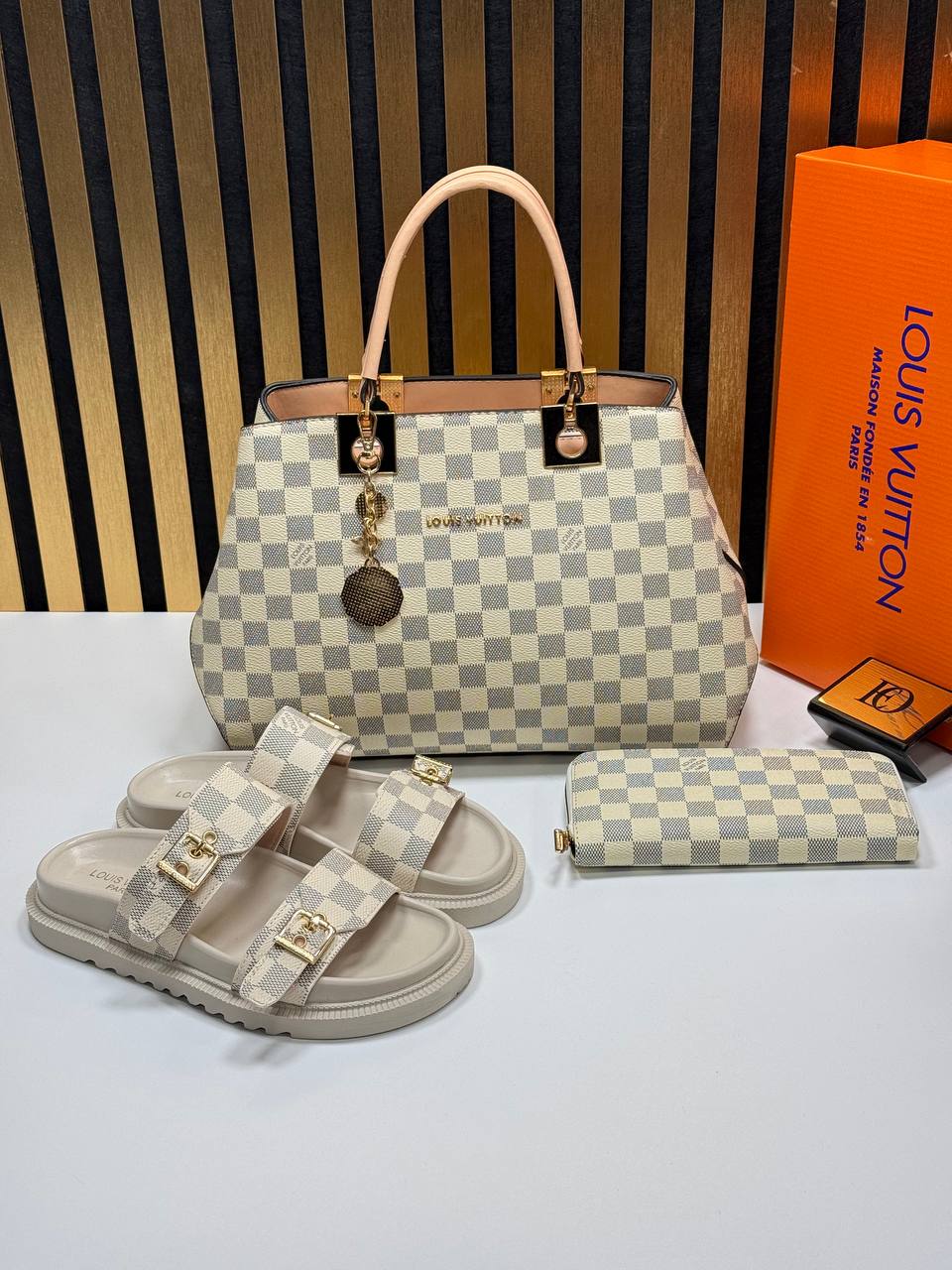 TASCHE - SANDALEN - GELDBÖRSE KOMBINIEREN