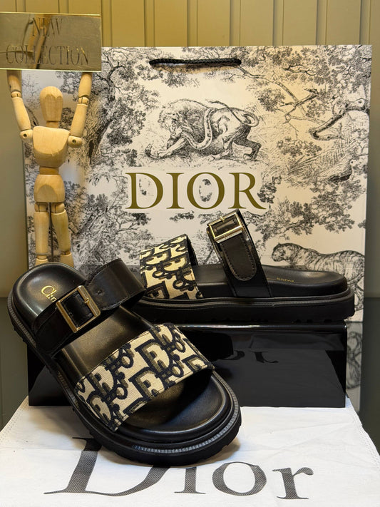 C New Season Sandals
